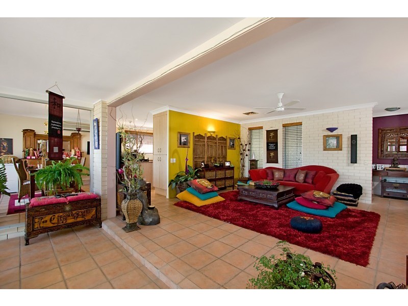 102 Parnki Parade, Palm Beach QLD 4221