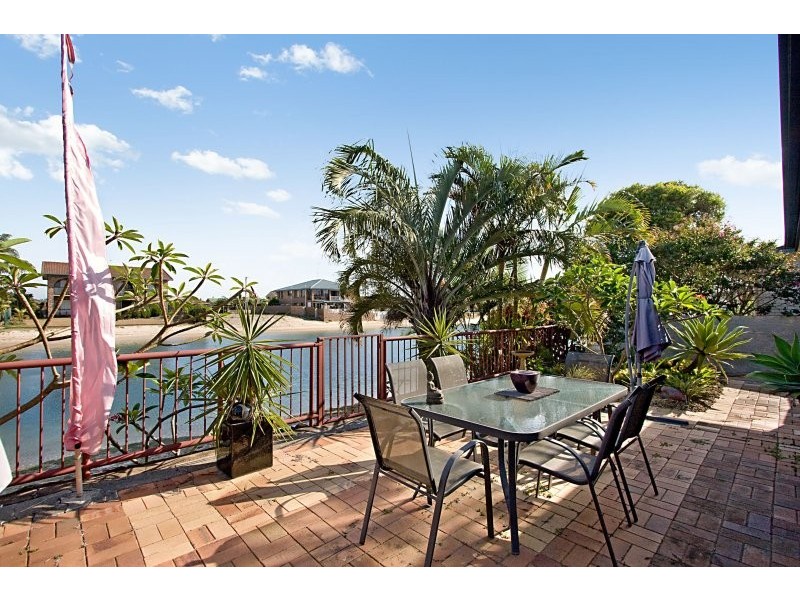 102 Parnki Parade, Palm Beach QLD 4221