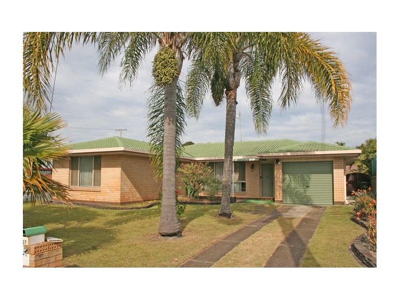 67 Mallawa Drive, Palm Beach QLD 4221