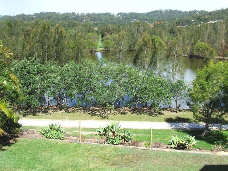 8 Nyoka Court, Elanora QLD 4221