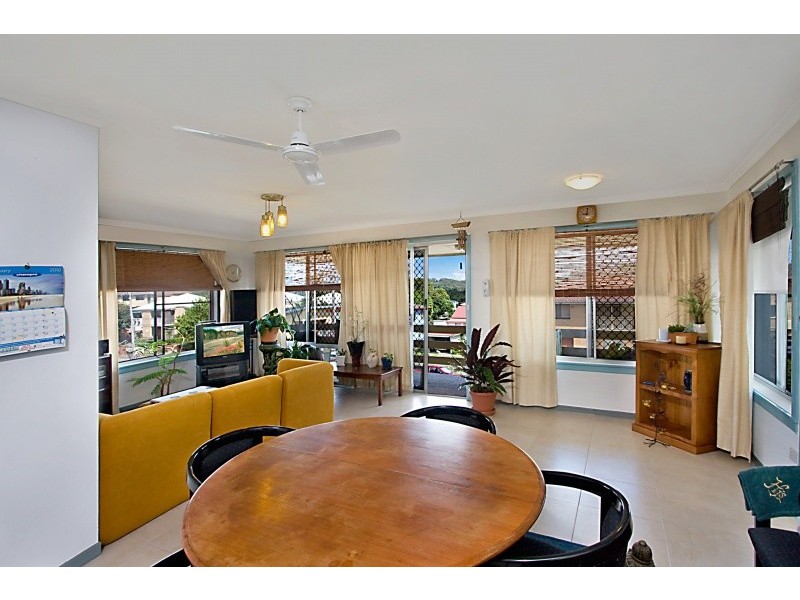 6/2 Twenty Sixth Avenue, Palm Beach QLD 4221