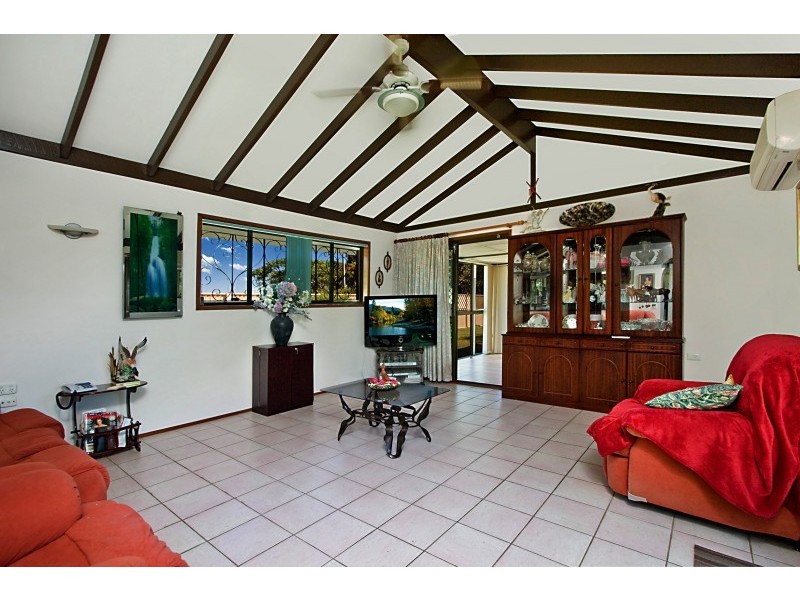 19 Kurrajong Court, Palm Beach QLD 4221