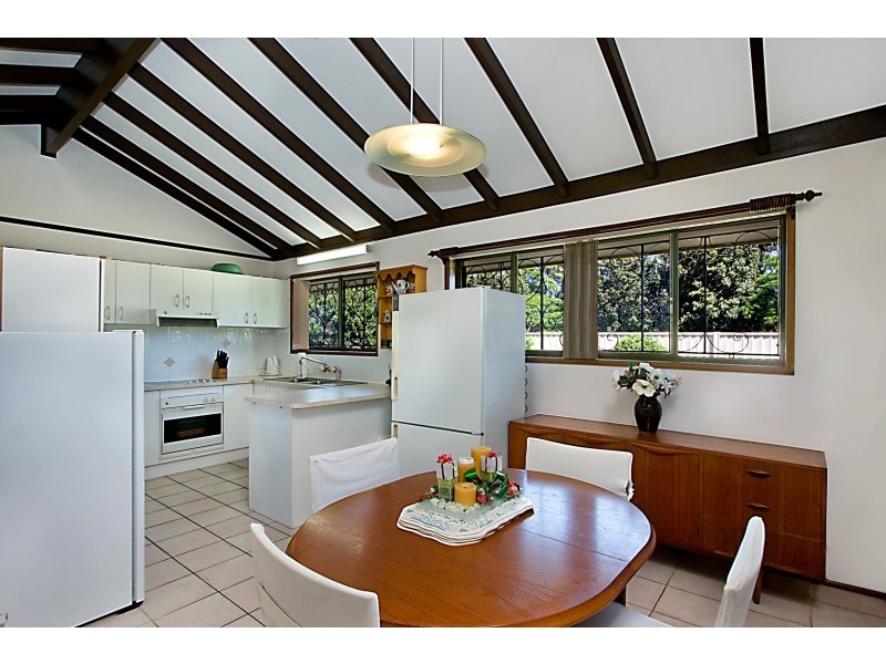 19 Kurrajong Court, Palm Beach QLD 4221