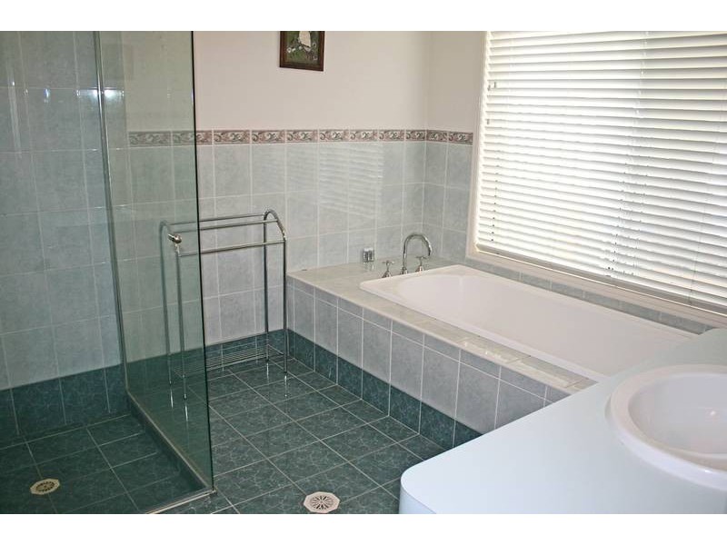 10 Rees Court, Elanora QLD 4221