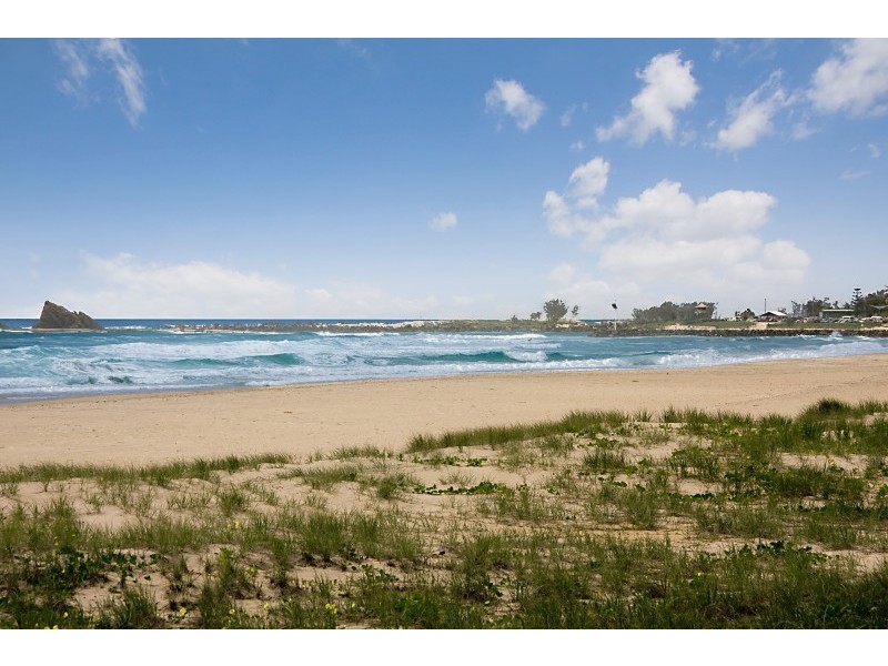 29 Jefferson Lane, Palm Beach QLD 4221