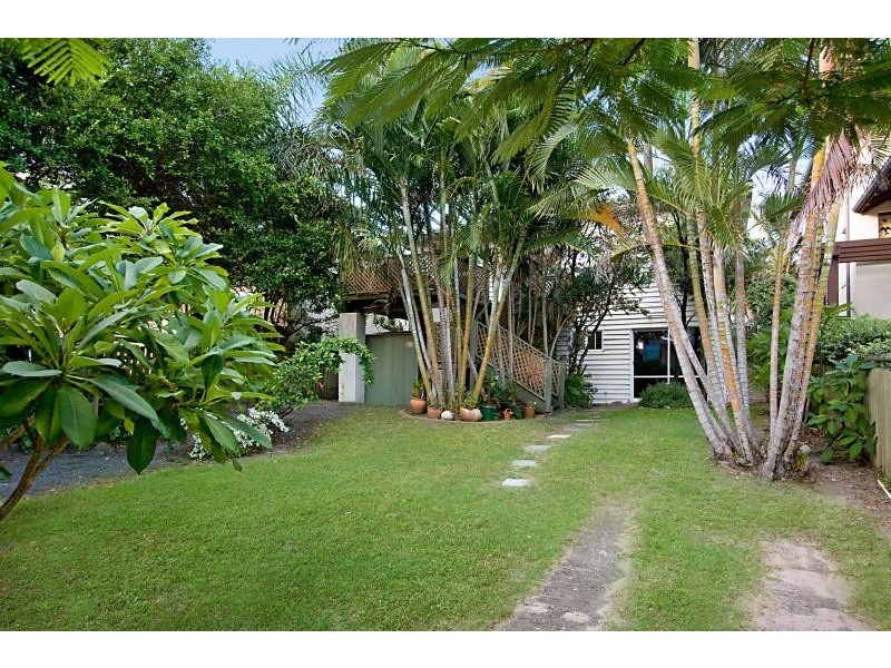29 Jefferson Lane, Palm Beach QLD 4221