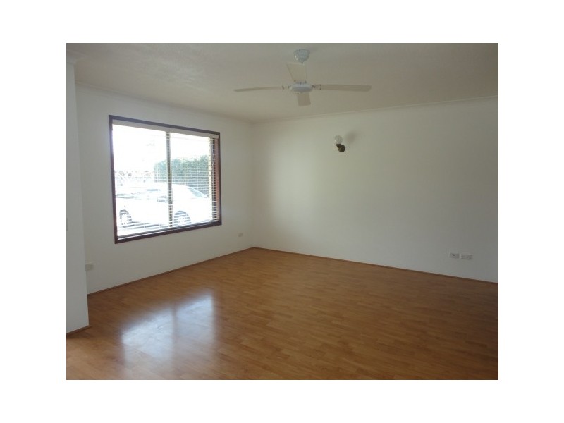 11 Walnut Street, Elanora QLD 4221