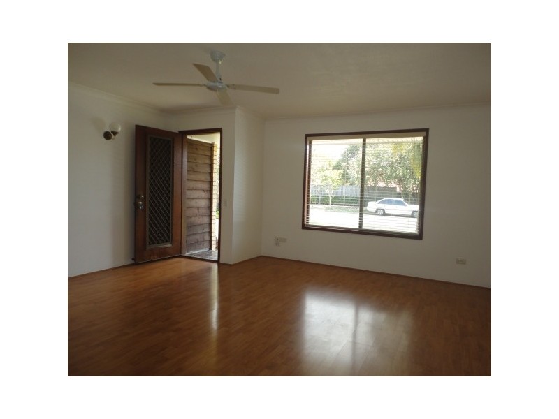 11 Walnut Street, Elanora QLD 4221