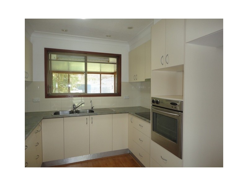 11 Walnut Street, Elanora QLD 4221