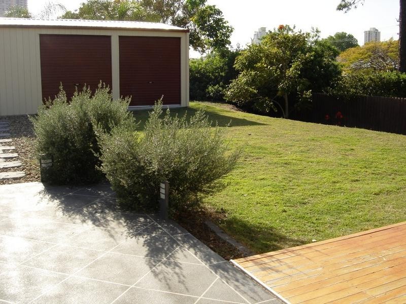 24 Joan Street, Burleigh Waters QLD 4220