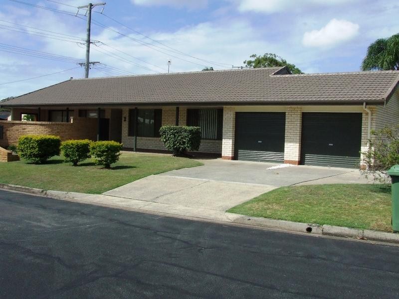 2 Myrtle Court, Palm Beach QLD 4221