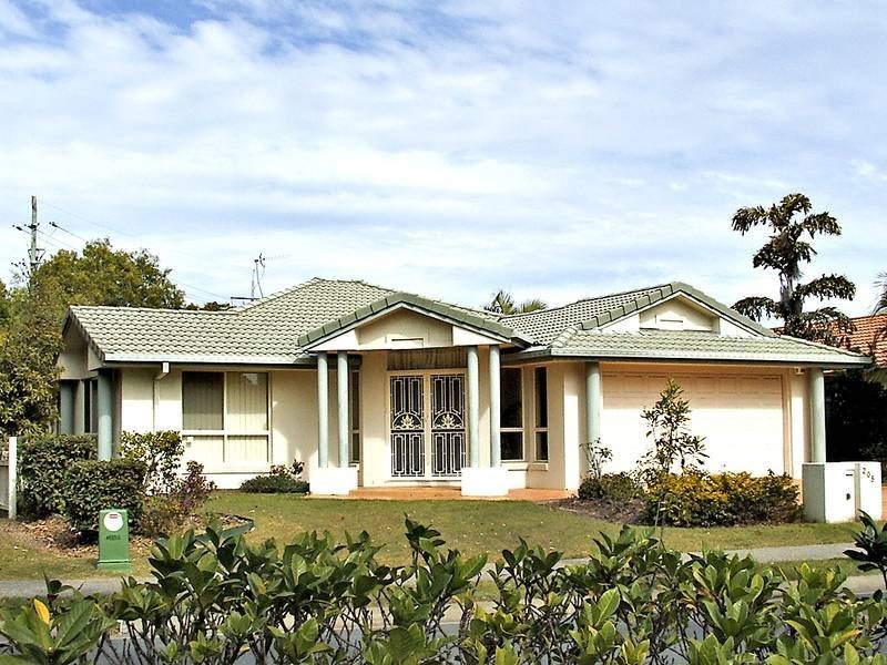 205 Dunlin Drive, Burleigh Waters QLD 4220