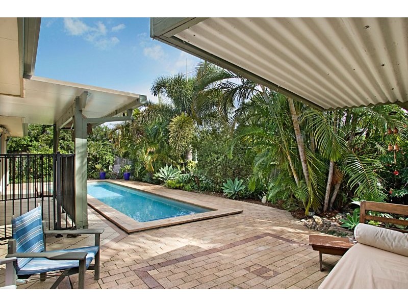 1 Kalmia Court, Elanora QLD 4221