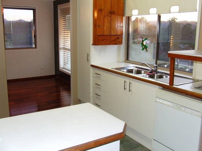 26 Kalmia Court, Elanora QLD 4221