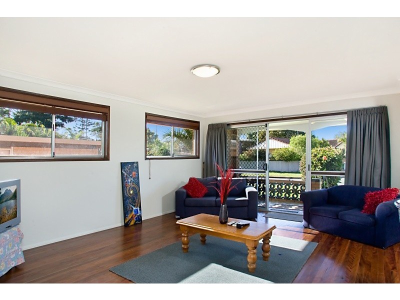 7 Celebes Avenue, Palm Beach QLD 4221