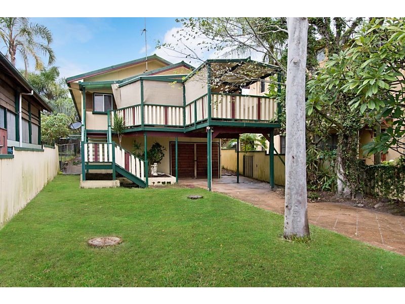 16 Fifteenth Avenue, Palm Beach QLD 4221