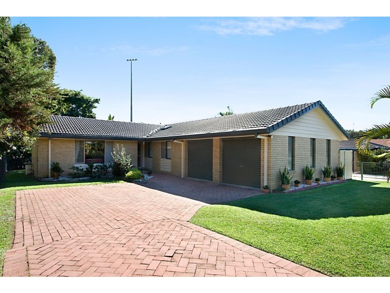 10 McKenzie Drive, Currumbin Waters QLD 4223