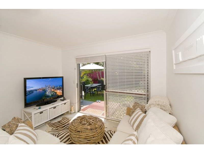 1 & 2/32 Sarawak Avenue, Palm Beach QLD 4221