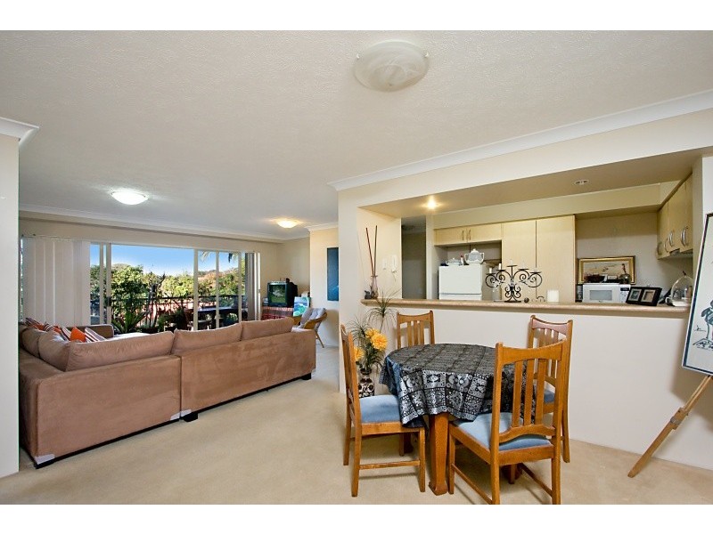 11/1040 Gold Coast Highway, Palm Beach QLD 4221