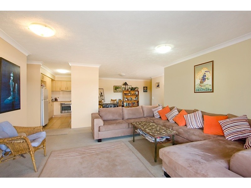 11/1040 Gold Coast Highway, Palm Beach QLD 4221