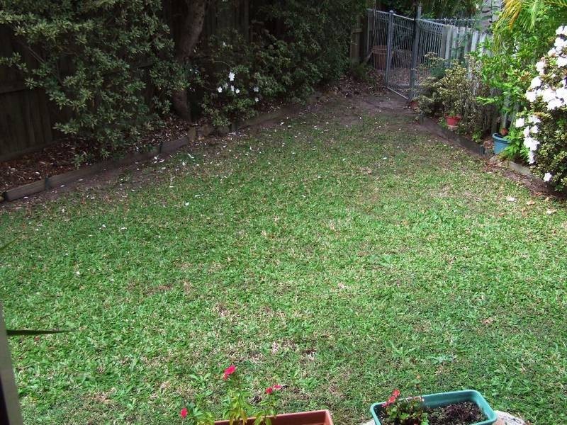 1/40 Sunbird Street, Burleigh Waters QLD 4220