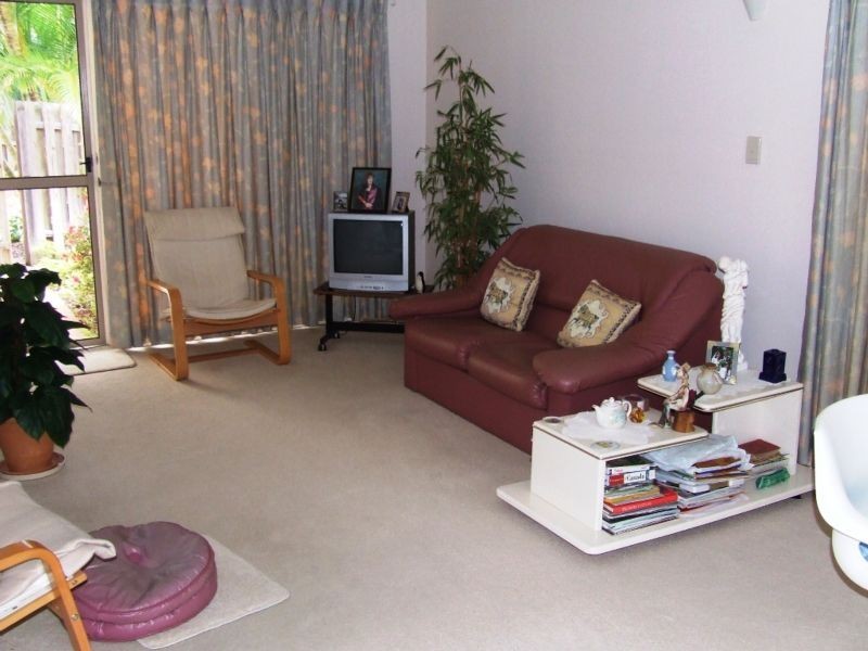 1/40 Sunbird Street, Burleigh Waters QLD 4220