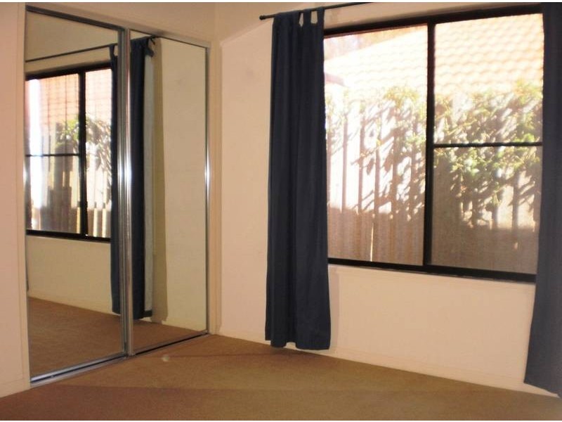 6 Lantau Crescent, Varsity Lakes QLD 4227