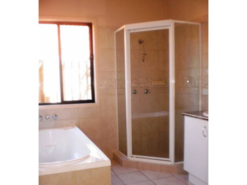 6 Lantau Crescent, Varsity Lakes QLD 4227