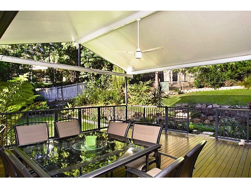 7 Dongara Close, Elanora QLD 4221