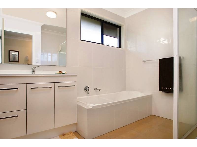 7 Dongara Close, Elanora QLD 4221