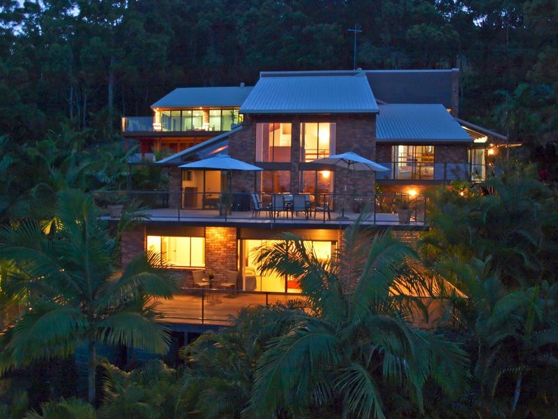 208 Tierney Drive, Currumbin Waters QLD 4223