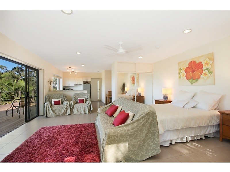 208 Tierney Drive, Currumbin Waters QLD 4223