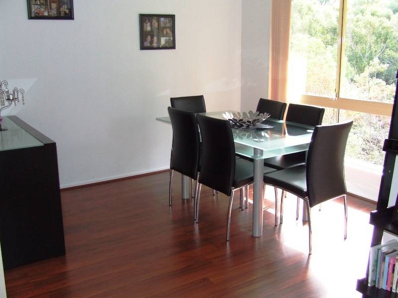 8/15 Simpsons Road, Elanora QLD 4221