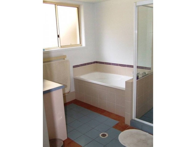 8/15 Simpsons Road, Elanora QLD 4221