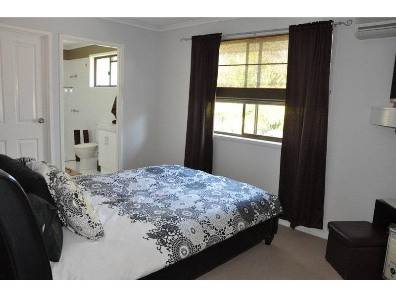 18 Ware Drive, Currumbin Waters QLD 4223