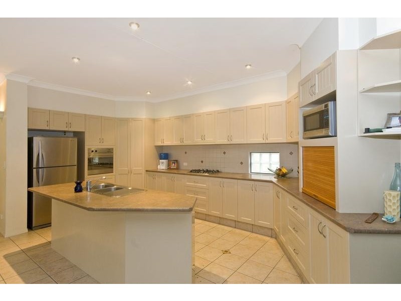 60 Baekea Drive, Elanora QLD 4221