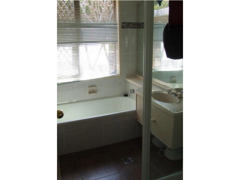 27 Ware Drive, Currumbin Waters QLD 4223