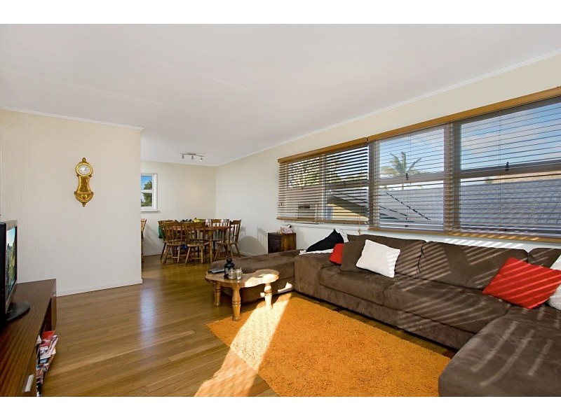 17 Allawah Avenue, Palm Beach QLD 4221