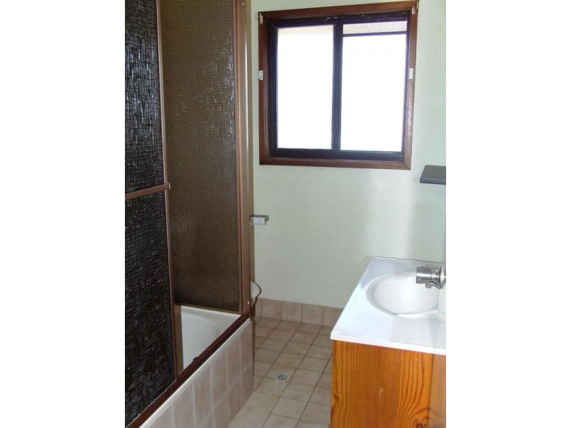 2/3 Rolan Court, Palm Beach QLD 4221