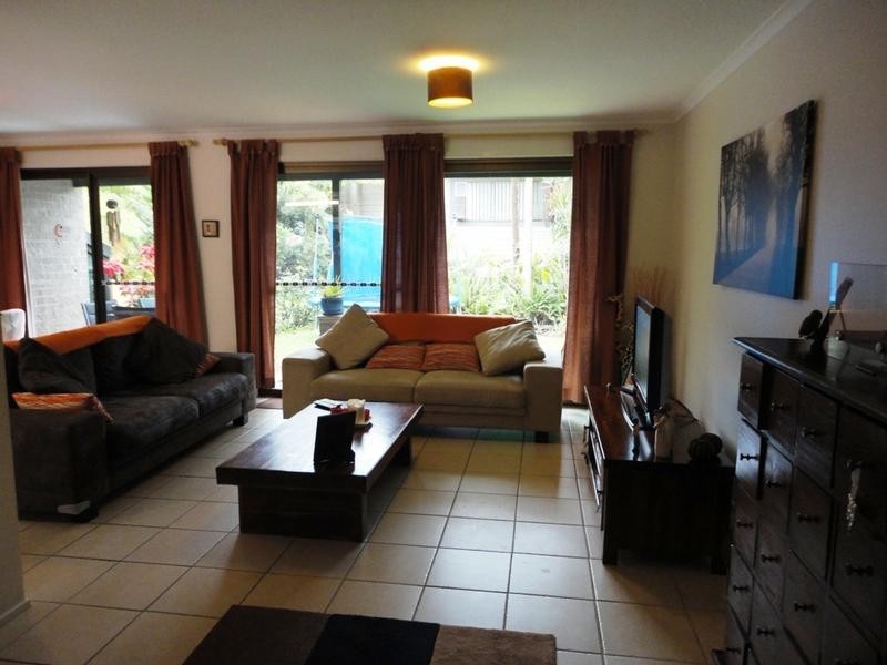 2/67 Mitchell Avenue, Currumbin QLD 4223