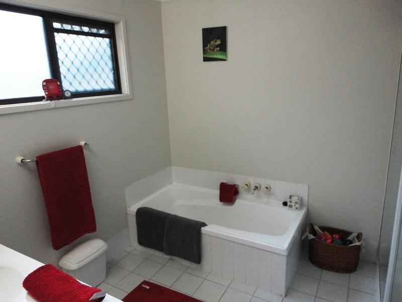 2/67 Mitchell Avenue, Currumbin QLD 4223