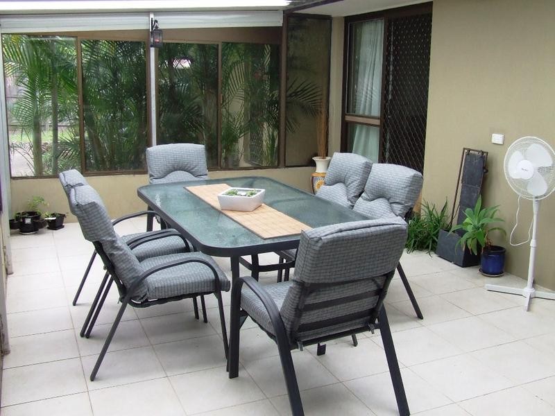 15 Hood Street, Mermaid Waters QLD 4218