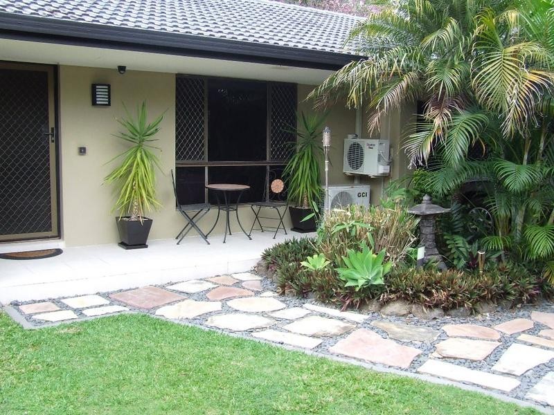 15 Hood Street, Mermaid Waters QLD 4218