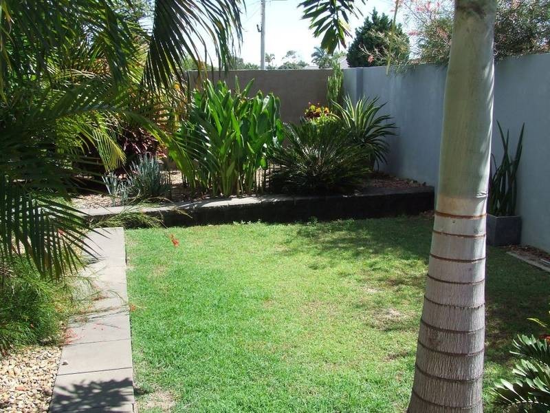 4 Denawen Street, Palm Beach QLD 4221