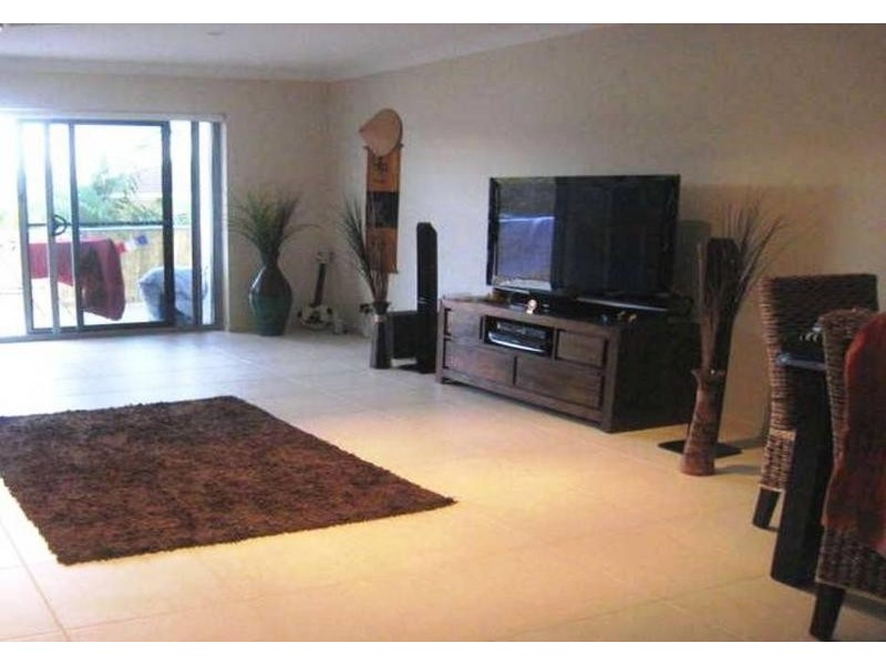 8/61 Tallebudgera Drive, Palm Beach QLD 4221