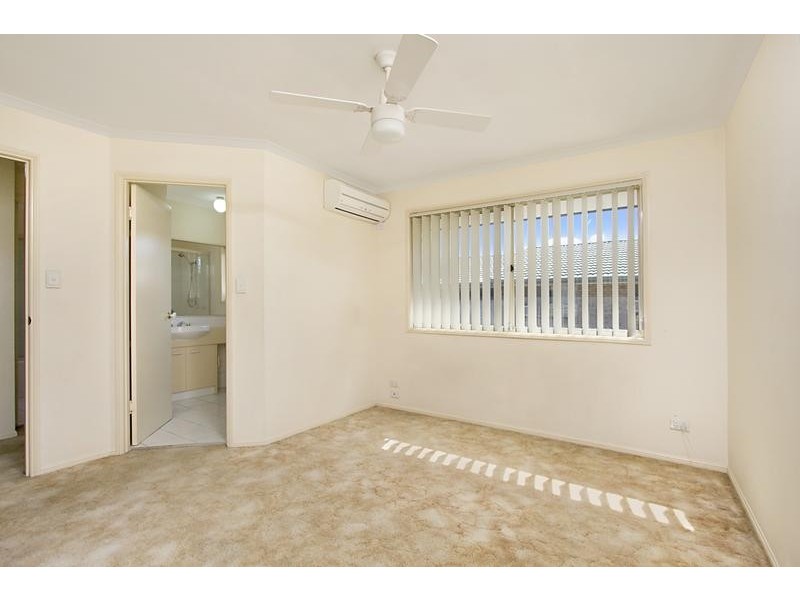 8/18 Bottlewood Court, Burleigh Waters QLD 4220