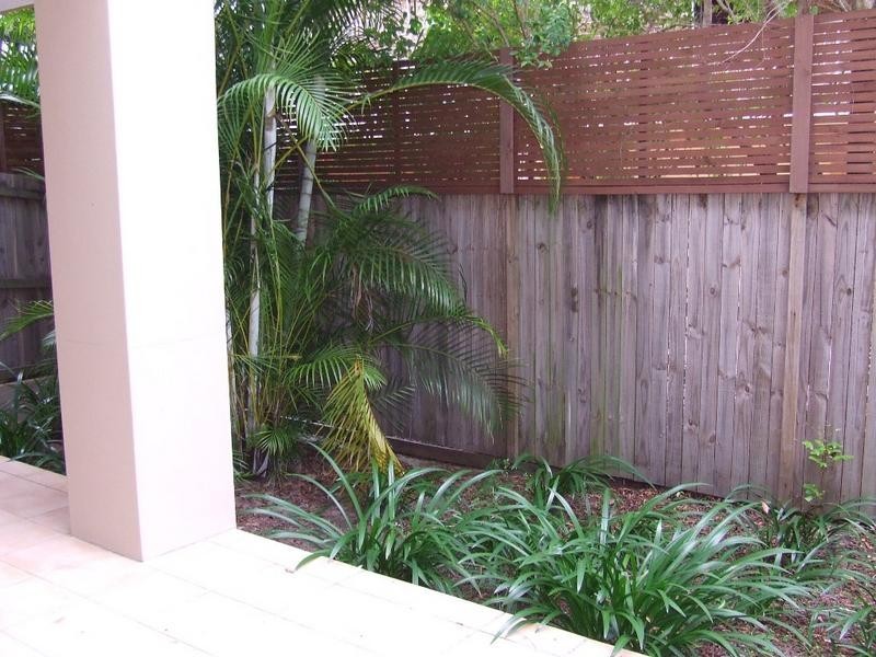 2/4 Mawarra Street, Palm Beach QLD 4221