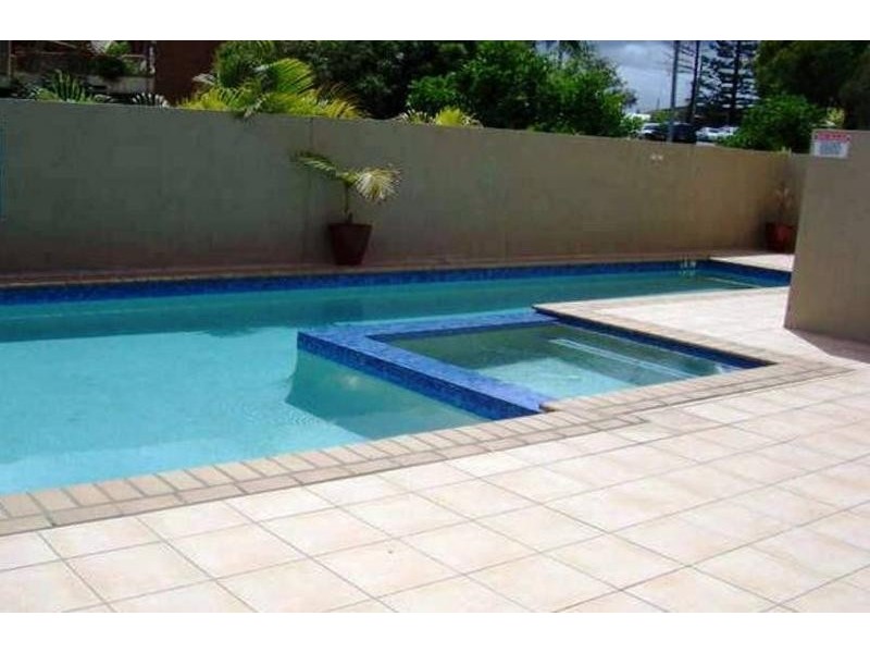 2/4 Mawarra Street, Palm Beach QLD 4221