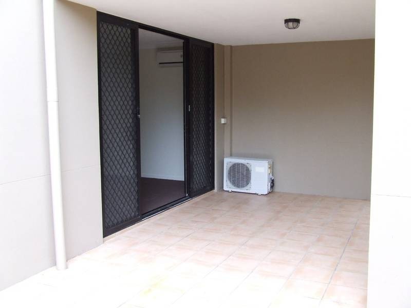 2/4 Mawarra Street, Palm Beach QLD 4221