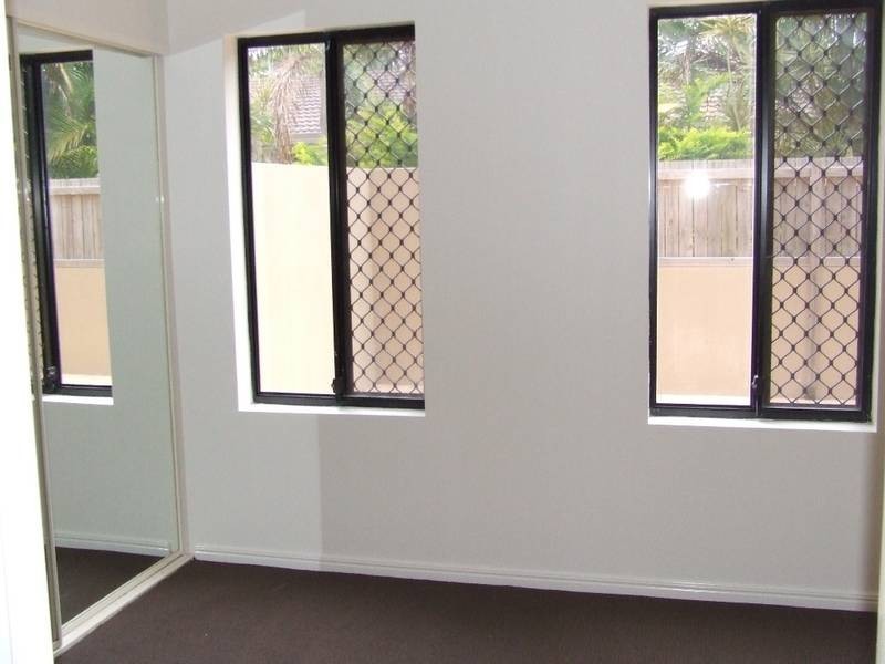 2/4 Mawarra Street, Palm Beach QLD 4221